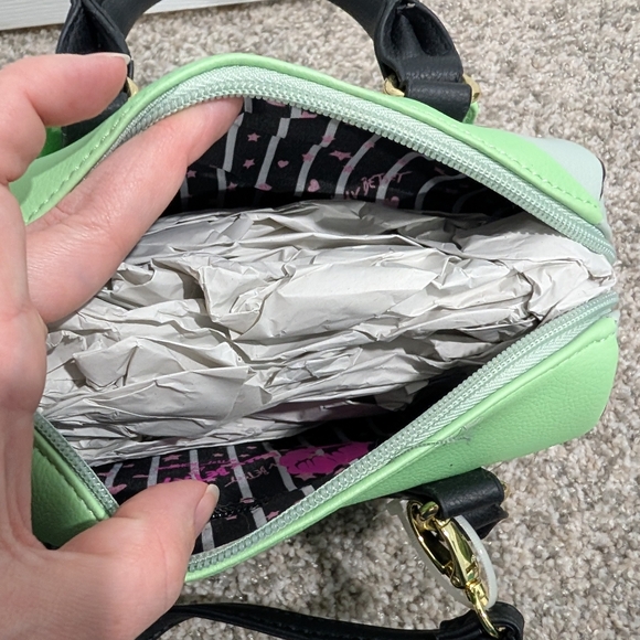 NWT Luv Betsey by Betsey Johnson Frankenstein Kitty Crossbody Bag Mini Barrel - Picture 9 of 10